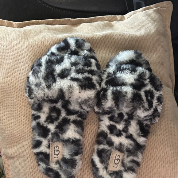 UGG Women's Fuzzy Animal Print Slippers - Black and White - Picture 1 of 3